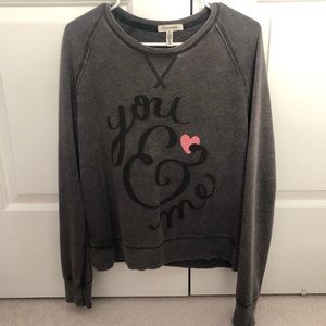 Long sleeve crewneck